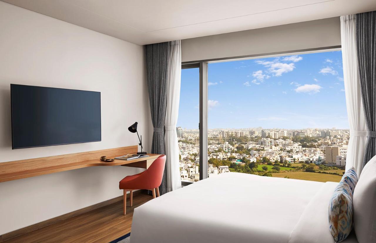 Hyatt Place Вадодара Екстериор снимка