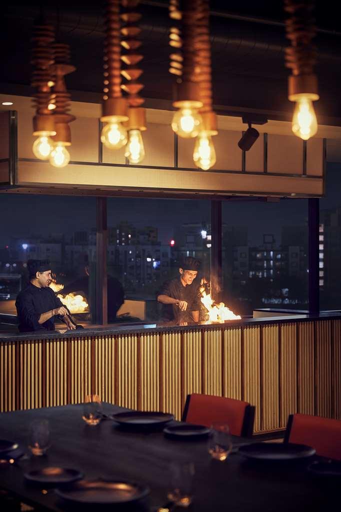 Hyatt Place Вадодара Ресторант снимка